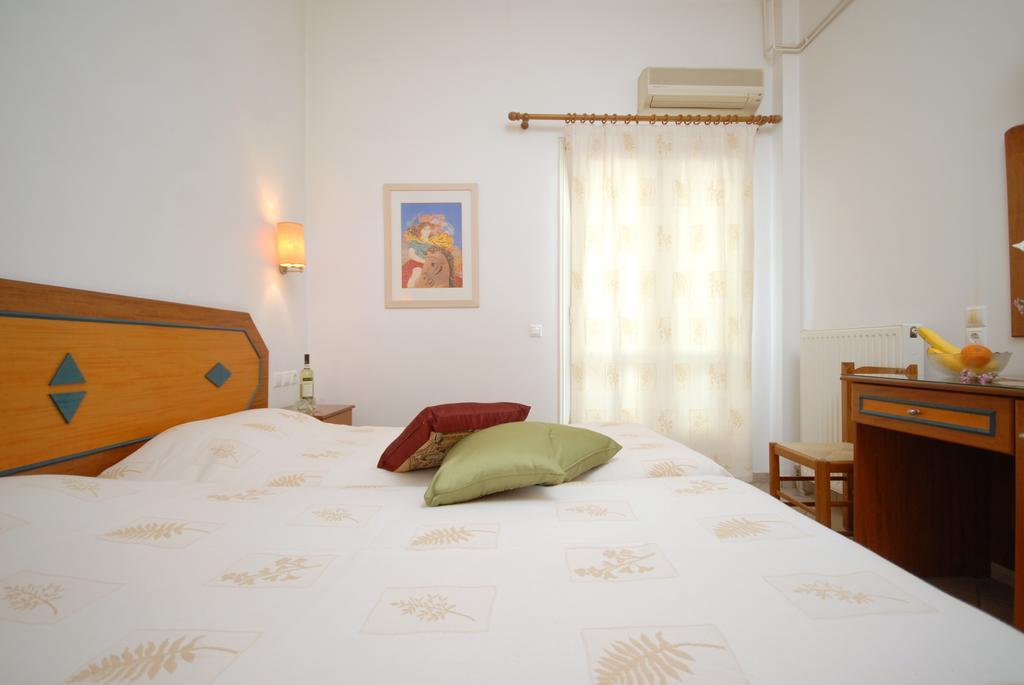 Naxos City Barbouni Hotel & Studios מראה חיצוני תמונה
