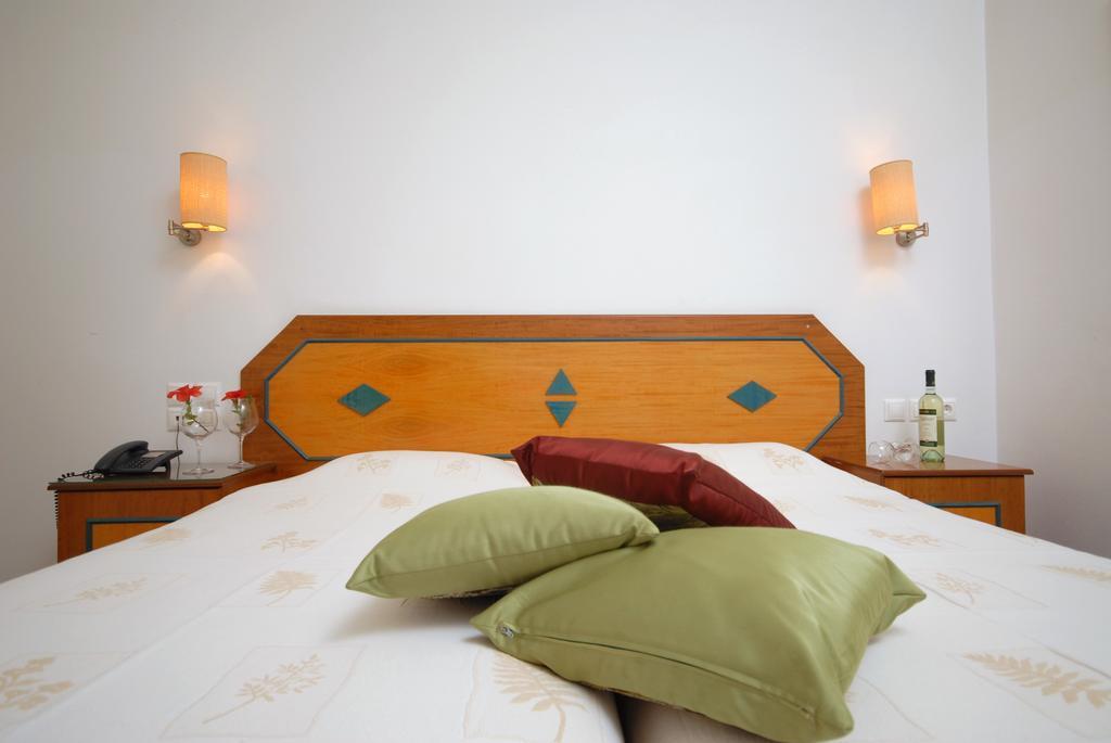 Naxos City Barbouni Hotel & Studios חדר תמונה