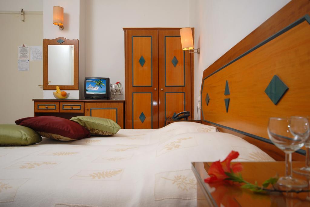 Naxos City Barbouni Hotel & Studios חדר תמונה