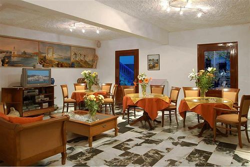 Naxos City Barbouni Hotel & Studios מראה חיצוני תמונה